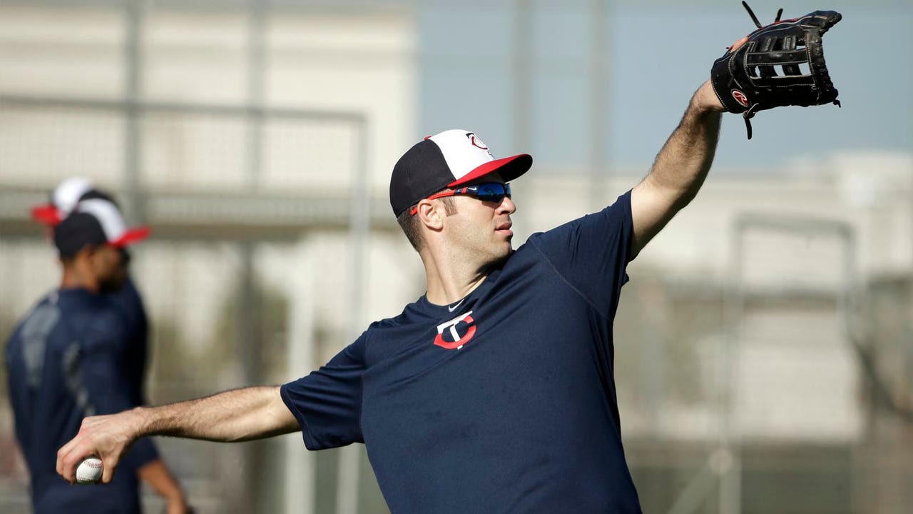 Twins' Mauer eager to try hand as full-time first baseman